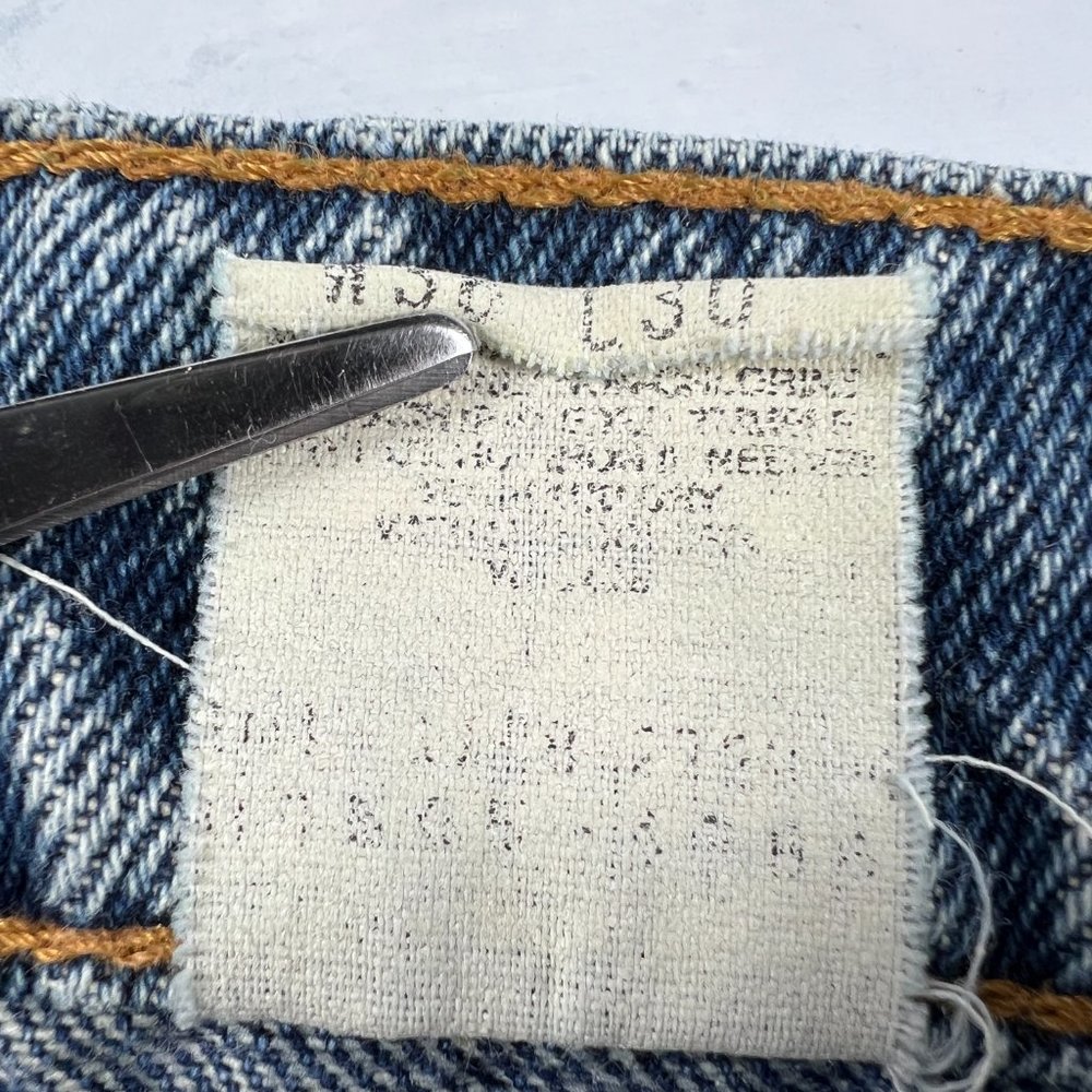 VTG 90s Levi's Jean Shorts Mens 33* 505 Blue Faded Cut Off Denim Jorts Tag 36 - Picture 5 of 16